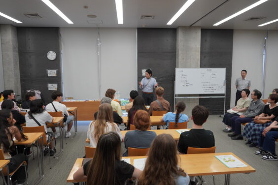 ホストファミリーと対面する様子