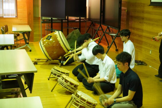 秩父屋台囃子を体験する様子4