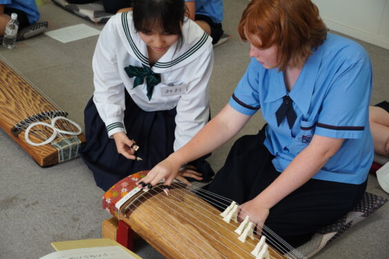 筝曲体験の様子3