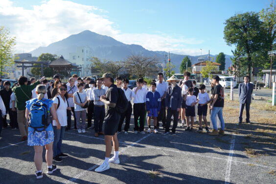 別れを惜しむ様子1