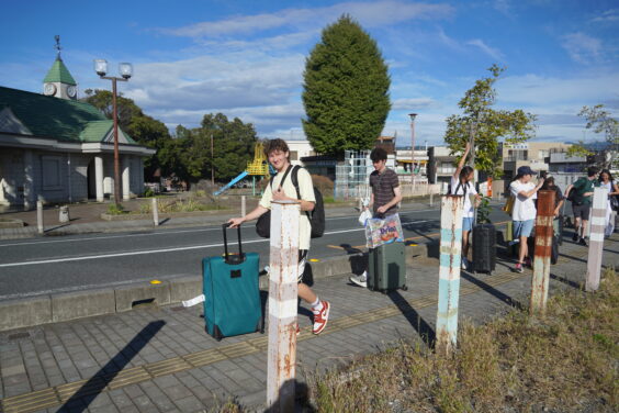 別れを惜しむ様子3